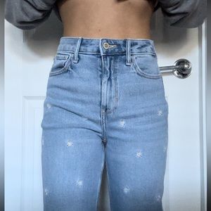 Hollister Ultra High-Rise Mom Jeans (Daisy Design)